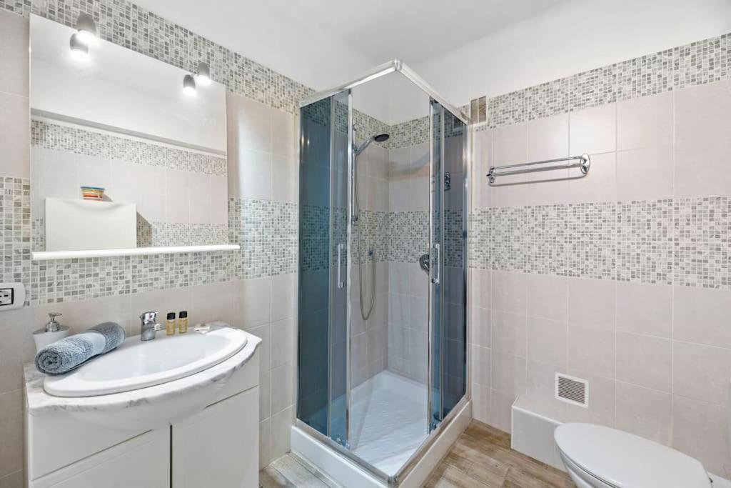 Le Landelle - Centre- Climatisation -Proche Gare Sncf Apartment ม็องตง ภายนอก รูปภาพ