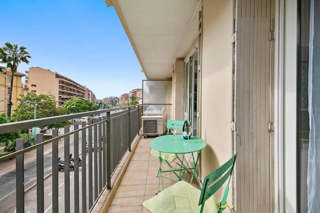 Le Landelle - Centre- Climatisation -Proche Gare Sncf Apartment ม็องตง ภายนอก รูปภาพ