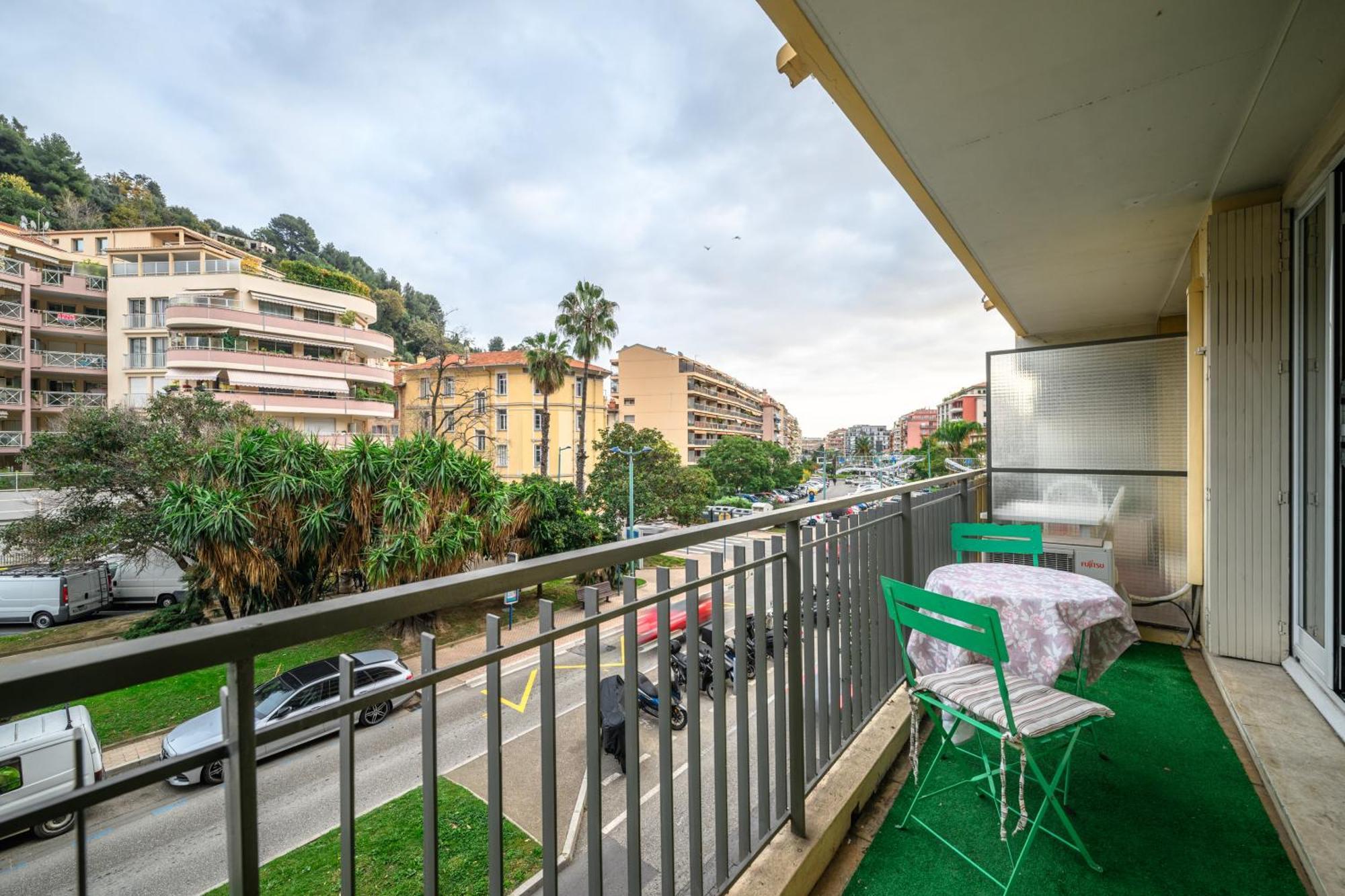 Le Landelle - Centre- Climatisation -Proche Gare Sncf Apartment ม็องตง ภายนอก รูปภาพ